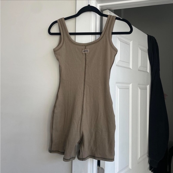 NWT skims olive green bodysuit!! - Picture 5 of 6